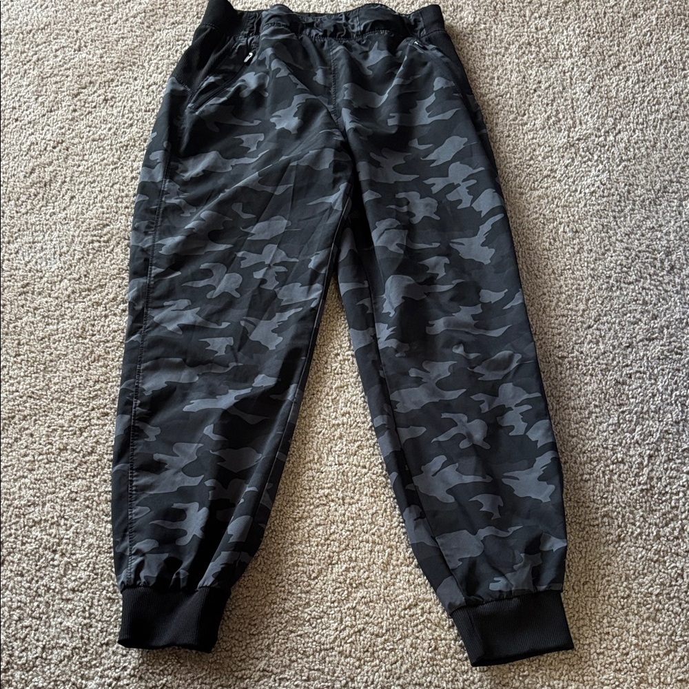 Apana womens Black Camouflage Joggers